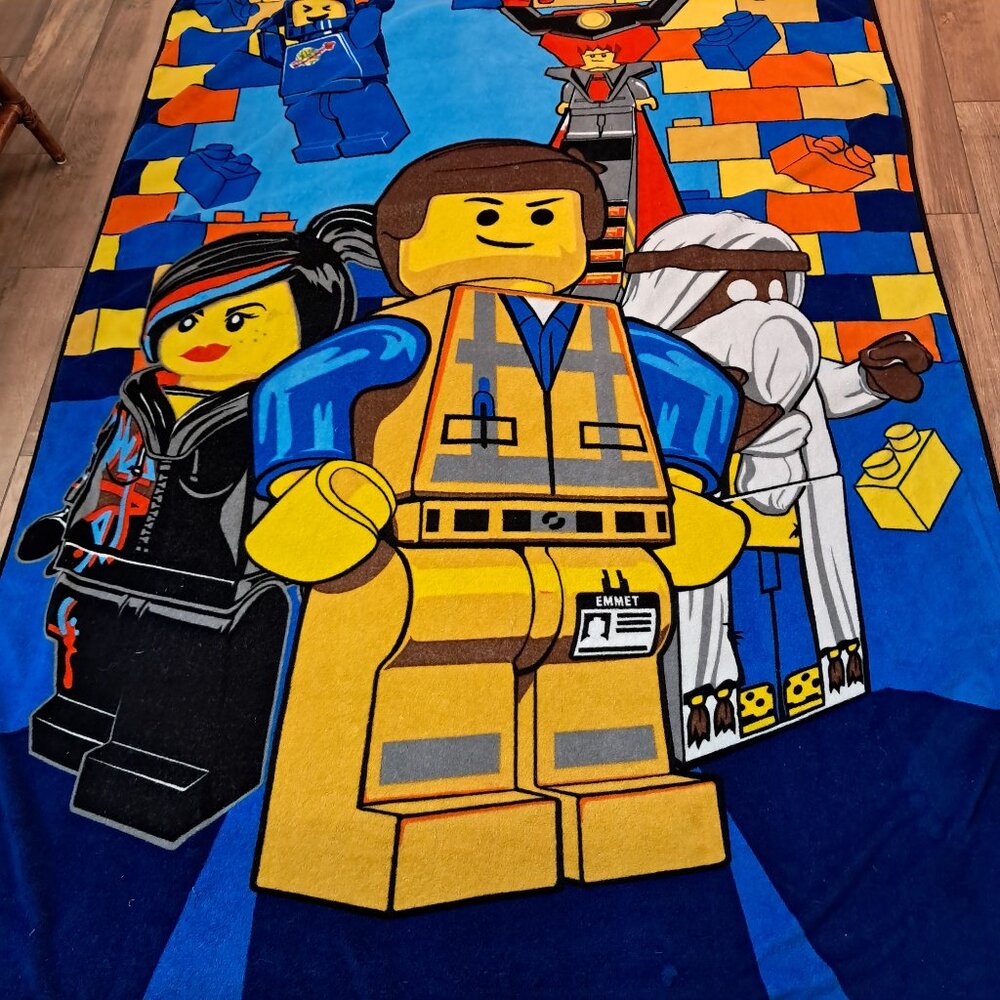 Lego Movie blanket throw Emmett Benny Wyldstyle‎ Lucy Vitruvius micro raschel